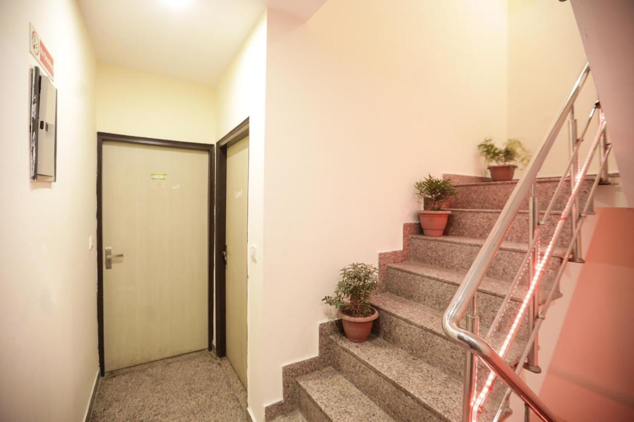Admiral Suites
