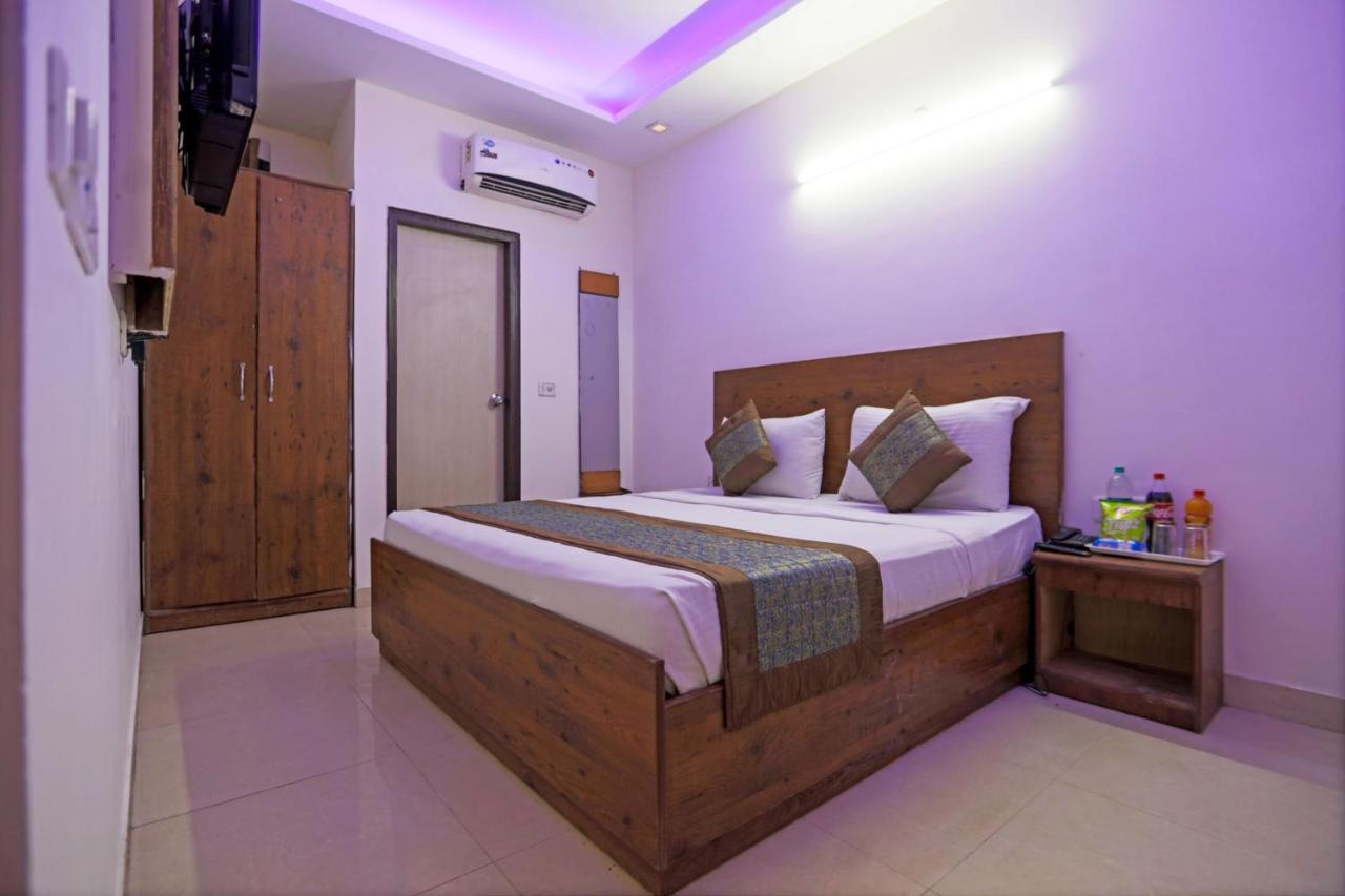 Admiral Suites Hotel New Delhi